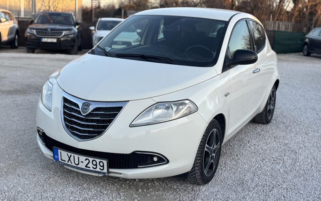 LANCIA YPSILON 1.2 8V Silver Magyarországi! Gyári Fényezés! Vezérlés Cserélve! 1 Év Garancia!