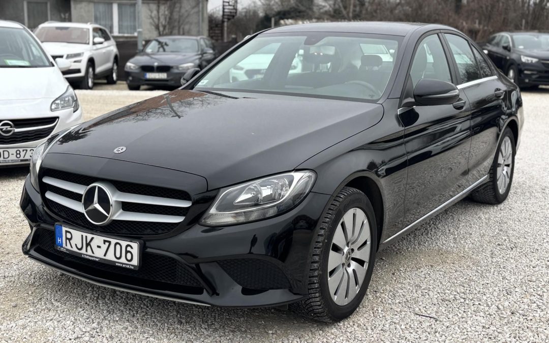 MERCEDES-BENZ C-OSZTÁLY C 220 d 4Matic 9G-TRONIC 1 ÉV GARANCIÁVAL!Magyarországi!Végig Szervizelt!1.Tulajdonostól!Gyári Fényezés!
