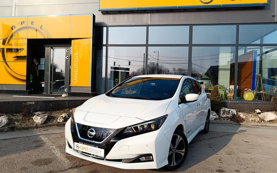 NISSAN LEAF N-Connecta 40kWh (Automata) ÁFÁS! Magyarországi! 1. Tulajdonostól! Végig szervizelt!