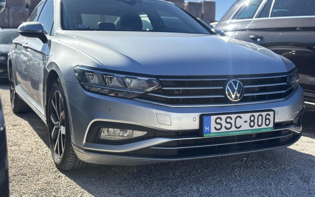 VOLKSWAGEN PASSAT 2.0 TDI SCR Elegance DSG Magyarországi! Végig Szervizelt! 1.Tulajdonostól! 1 Év Garancia! Gyári Fényezés!
