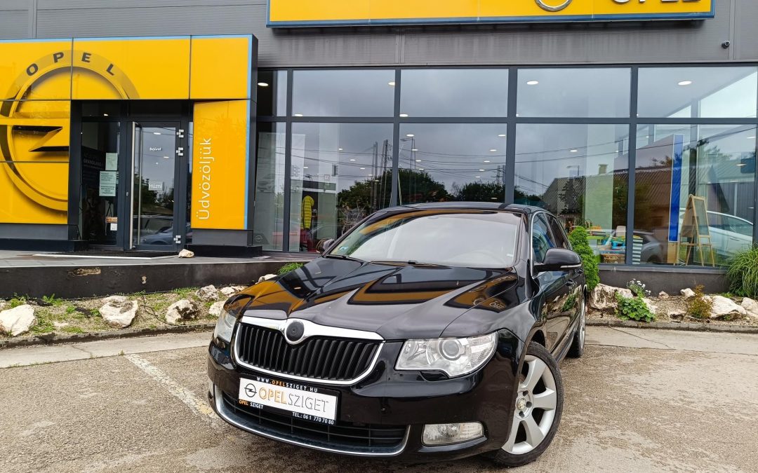 SKODA SUPERB 2.0 CR TDI Elegance DSG Vezetett Szervizkönyv! Xenon!