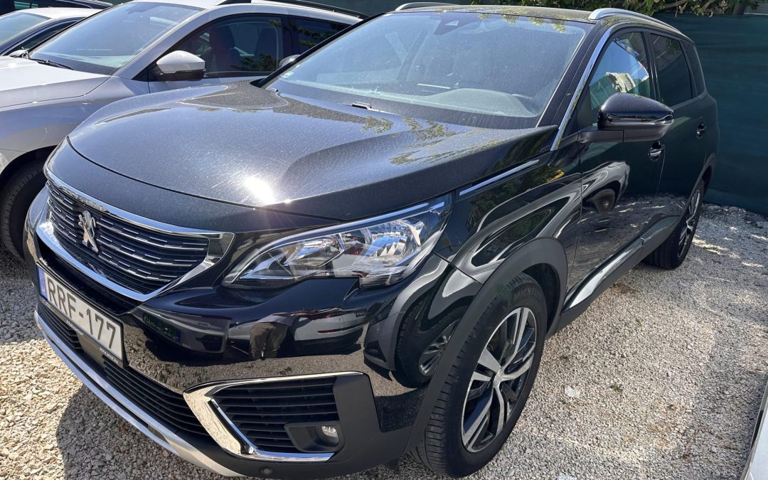 PEUGEOT 5008 1.5 BlueHDi Allure EAT8 (7 személyes ) ÁFÁS! Magyarországi! Első tulajdonostól! Végig szervizelt!