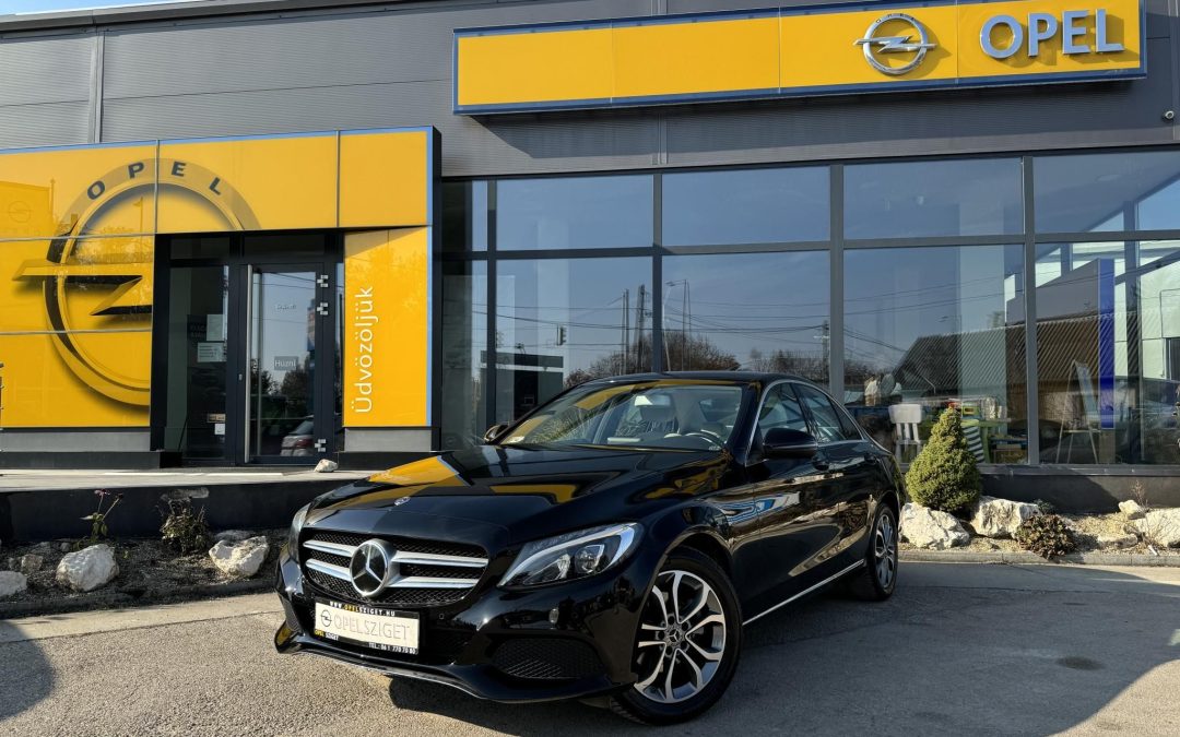 MERCEDES-BENZ C 180 9G-TRONIC 1 ÉV GARANCIÁVAL! Magyarországi! 1. tulajdonostól! Végig szervizelt!