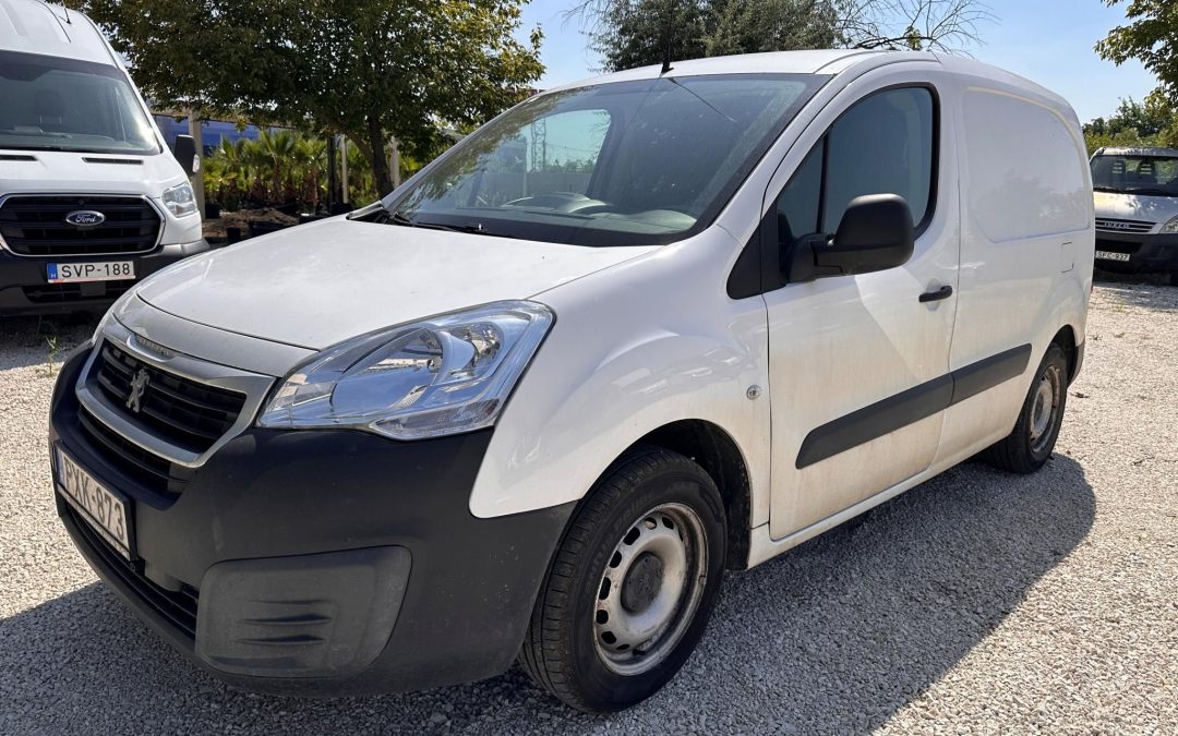 PEUGEOT PARTNER 1.6 BlueHDi 100 Asphalt L1 (3 személyes ) ÁFÁS! Magyarországi!1.Tulajdonostól! Végig szervizelt!1Év Garancia!