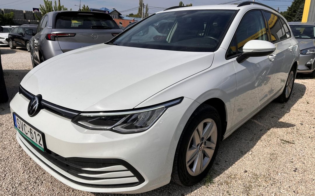 VOLKSWAGEN GOLF VIII Variant 2.0 TDI Life 1 ÉV GARANCIÁVAL! 1 TULAJDONOSTÓL! MAGYARORSZÁGI! VÉGIG SZERVIZELT!
