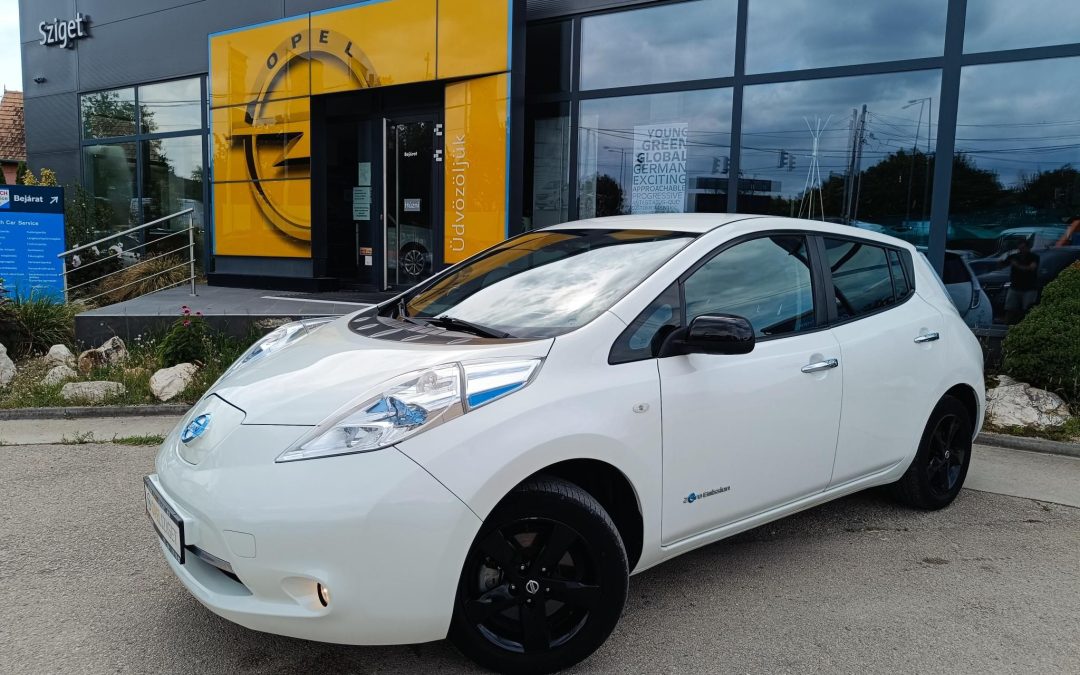 NISSAN LEAF Black 30 kWh (Automata) ÁFÁS! Magyarországi!1.tulajdonostól! Végig szervizelt!