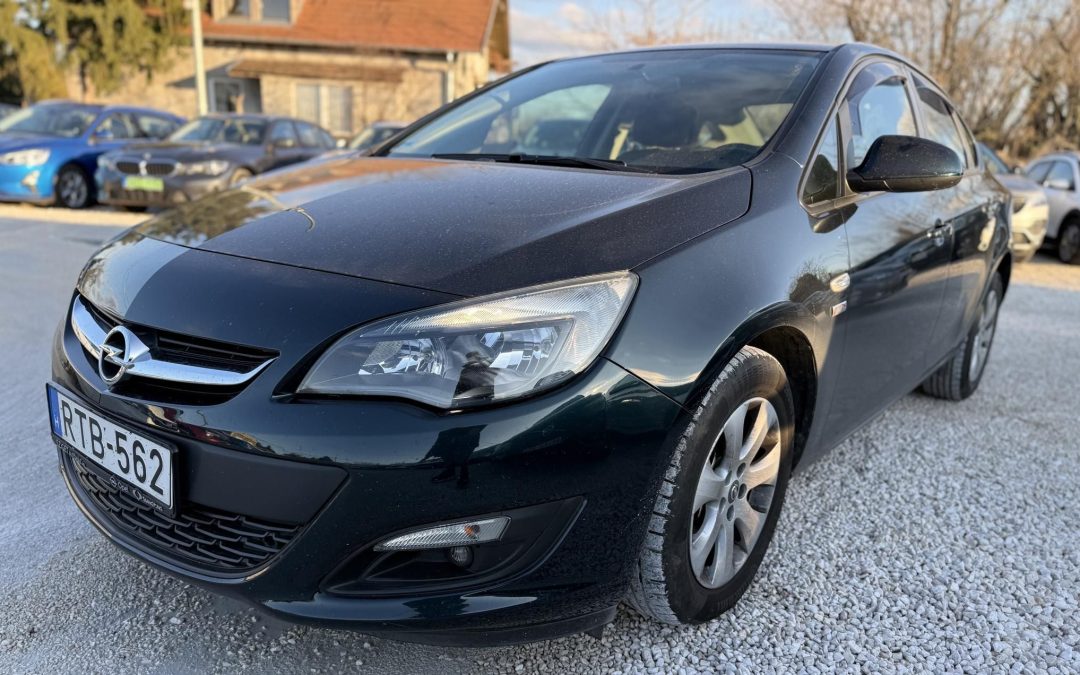OPEL ASTRA J Sedan 1.4 T Enjoy Magyarországi! 1.Tulajdonostól! Törésmentes! 39.000 KM! Vonóhorog!