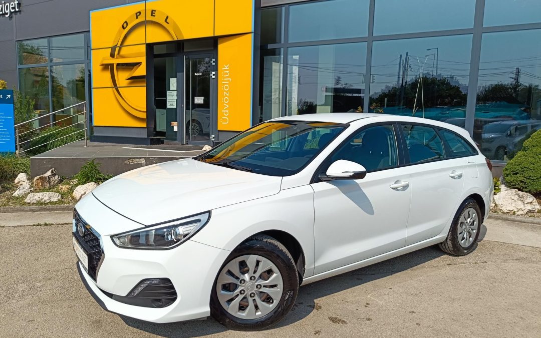 HYUNDAI I30 1.6 CRDi MP Life ÁFÁS! 1 ÉV GARANCIÁVAL! Magyarországi! Első tulajdonostól! Végig szervizelt!