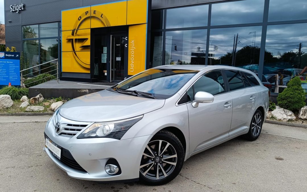TOYOTA AVENSIS Wagon 2.2 DCAT Executive (Automata) 1 ÉV GARANCIÁVAL! GPS! BI-XENON! ÜLÉSFŰTÉS!