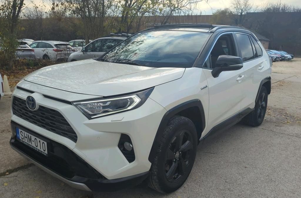 TOYOTA RAV 4 Rav4 2.5 Hybrid Selection e-CVT Skyview MAGYARORSZÁGI! 1.TULAJDONOSTÓL! VÉGIG SZERVIZELT!