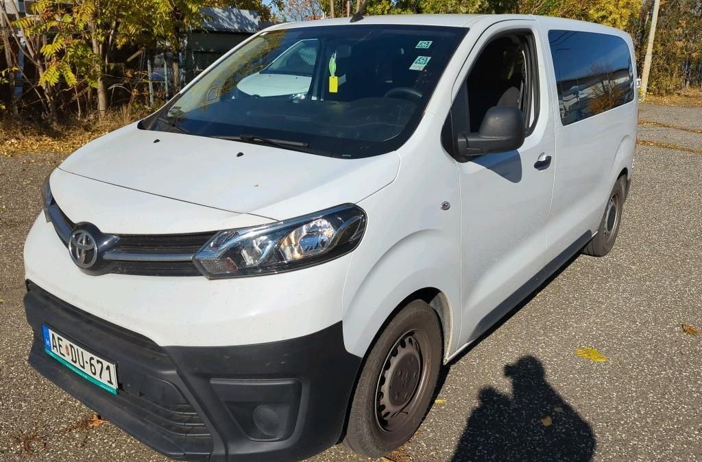 TOYOTA PROACE 2.0 D-4D Combi Professional L1H1 VERSO 3%-OS FINANSZÍROZÁSSAL! 1.TULAJDONOSTÓL! MAGYARORSZÁGI! TÖRÉSMENTES!