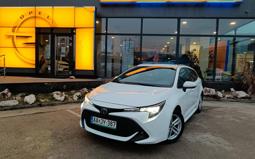 TOYOTA COROLLA Touring Sports 1.8 Hybrid Comfort Tech e-CVT 1.TULAJDONOSTÓL! MAGYARORSZÁGI! VÉGIG SZERVIZELT! TÖRÉSMENTES!