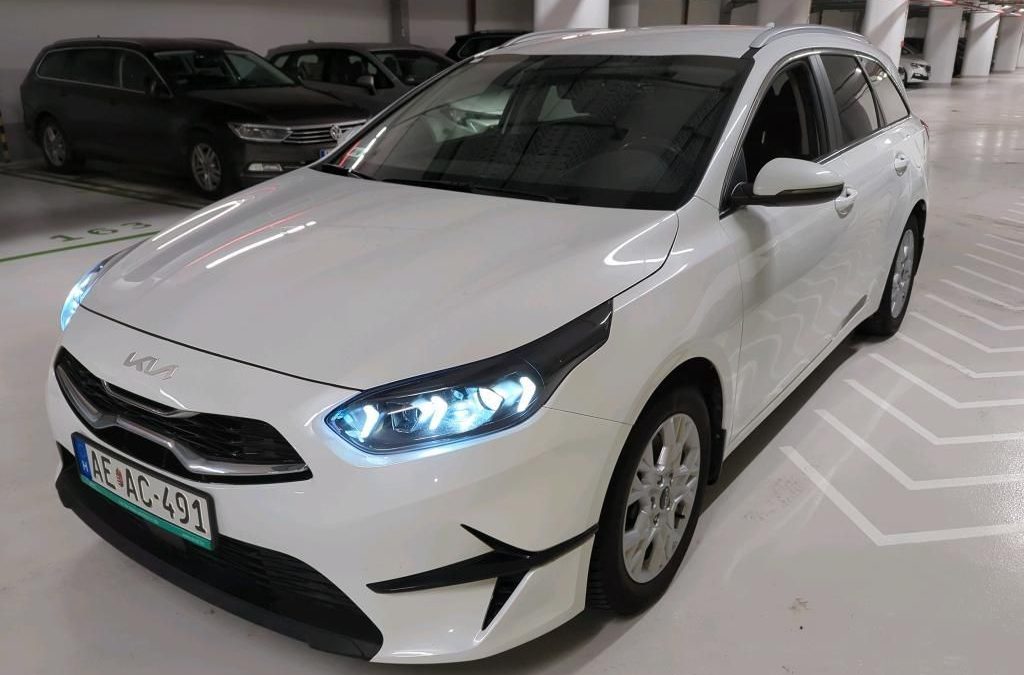 KIA CEE'D Ceed SW 1.5 T-GDI Gold DCT ÁFÁS! MAGYARORSZÁGI! 1.TULAJDONOSTÓL!